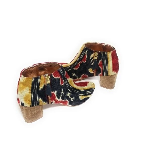 Anthropologie Miss Albright Boho Fabric Ikat Print Ankle Booties Womens Size 8.5 - Picture 5 of 8